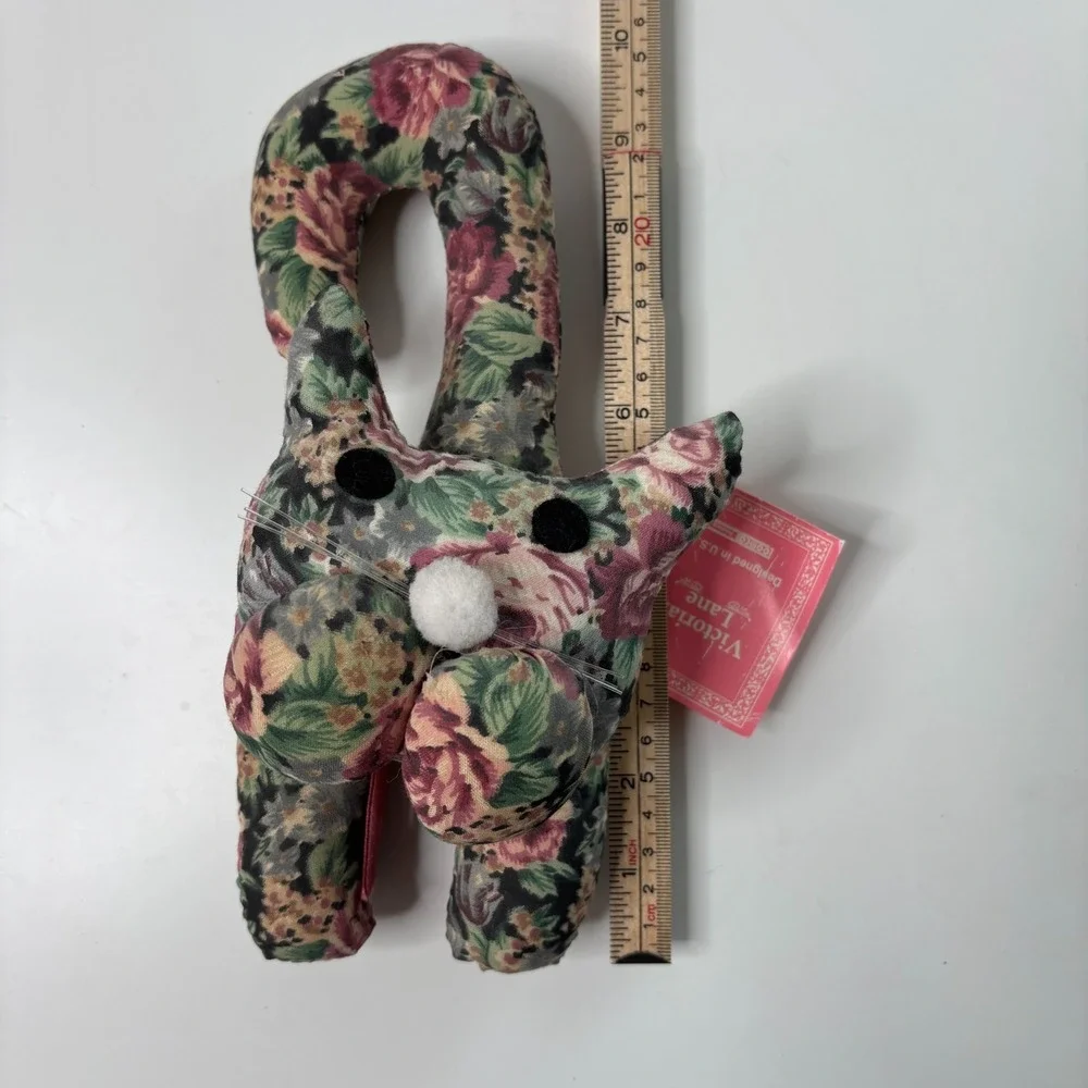 VTG 90s Victorian Lane Cat Plush Door Hang Stuffed Animal‎ Kitty Cottage Kitschy